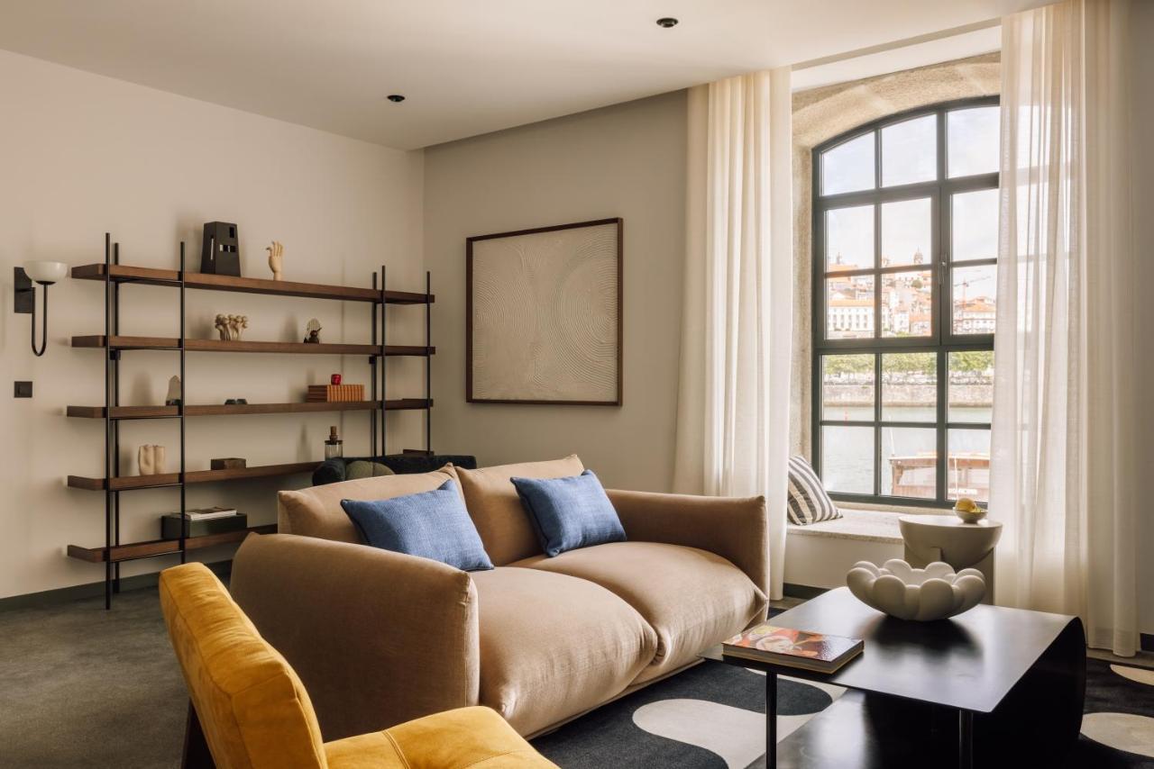 The Rebello Hotel & Spa - Small Luxury Hotels Of The World Vila Nova de Gaia Exterior foto The living room of a two-bedroom apartment at The Standard East Village