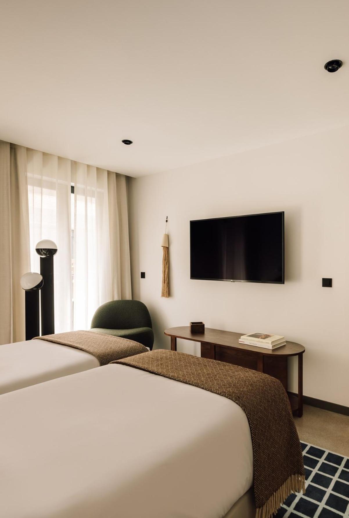 The Rebello Hotel & Spa - Small Luxury Hotels Of The World Vila Nova de Gaia Exterior foto A television mounted on a wall